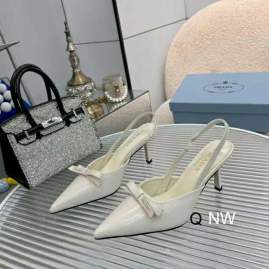Picture of Prada Shoes _SKUPradasz35-40WN060119230